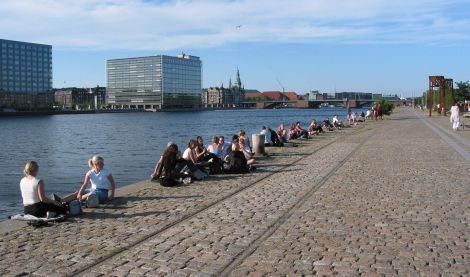 Sol og mennesker i Havneparken