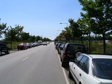 Parkerede biler på Lossepladsvej